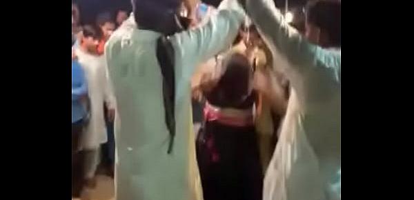  Sexy Dance Mujra in public flashing boobs